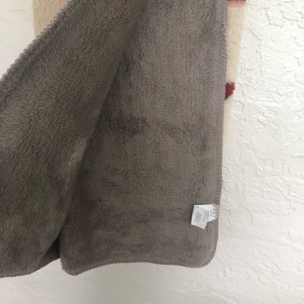 Pendleton Cozy Boho Sherpa Fleece Blanket Throw - Picture 3 of 6